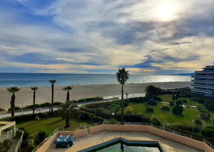 Superbe Appartement Face A La Mer Avec Parking Privatif